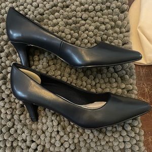 NWOT Easy Street pumps